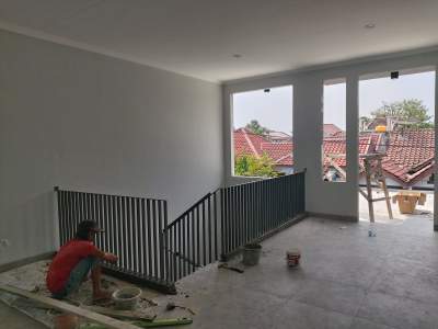 Proses Pasang Railing di BSD