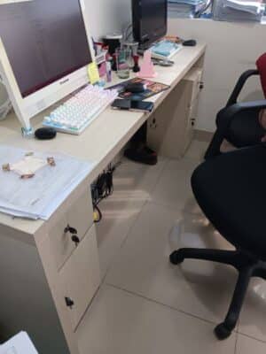 Pembuatan laci meja kerja kantor