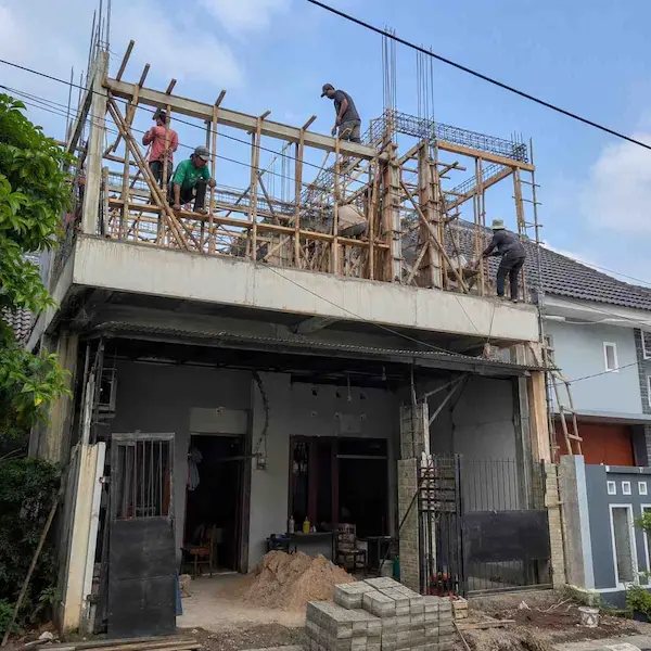 Penambahan lantai rumah di Tangerang untuk meningkatkan kapasitas ruang