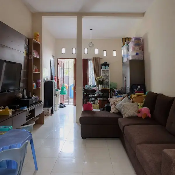 Renovasi rumah sempit di Tangerang untuk menambah ruang keluarga